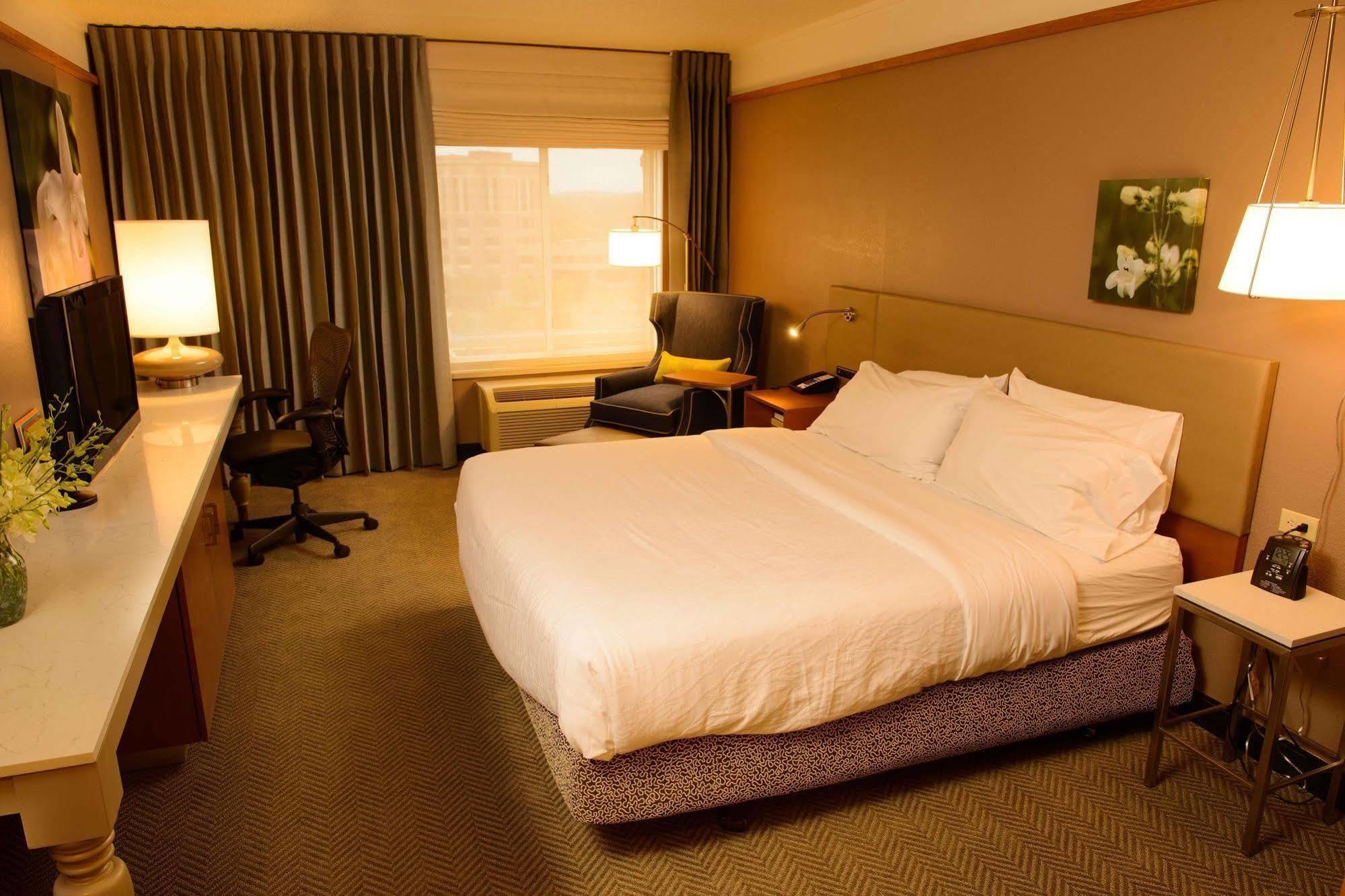 Hilton Garden Inn Rochester Downtown Exterior foto
