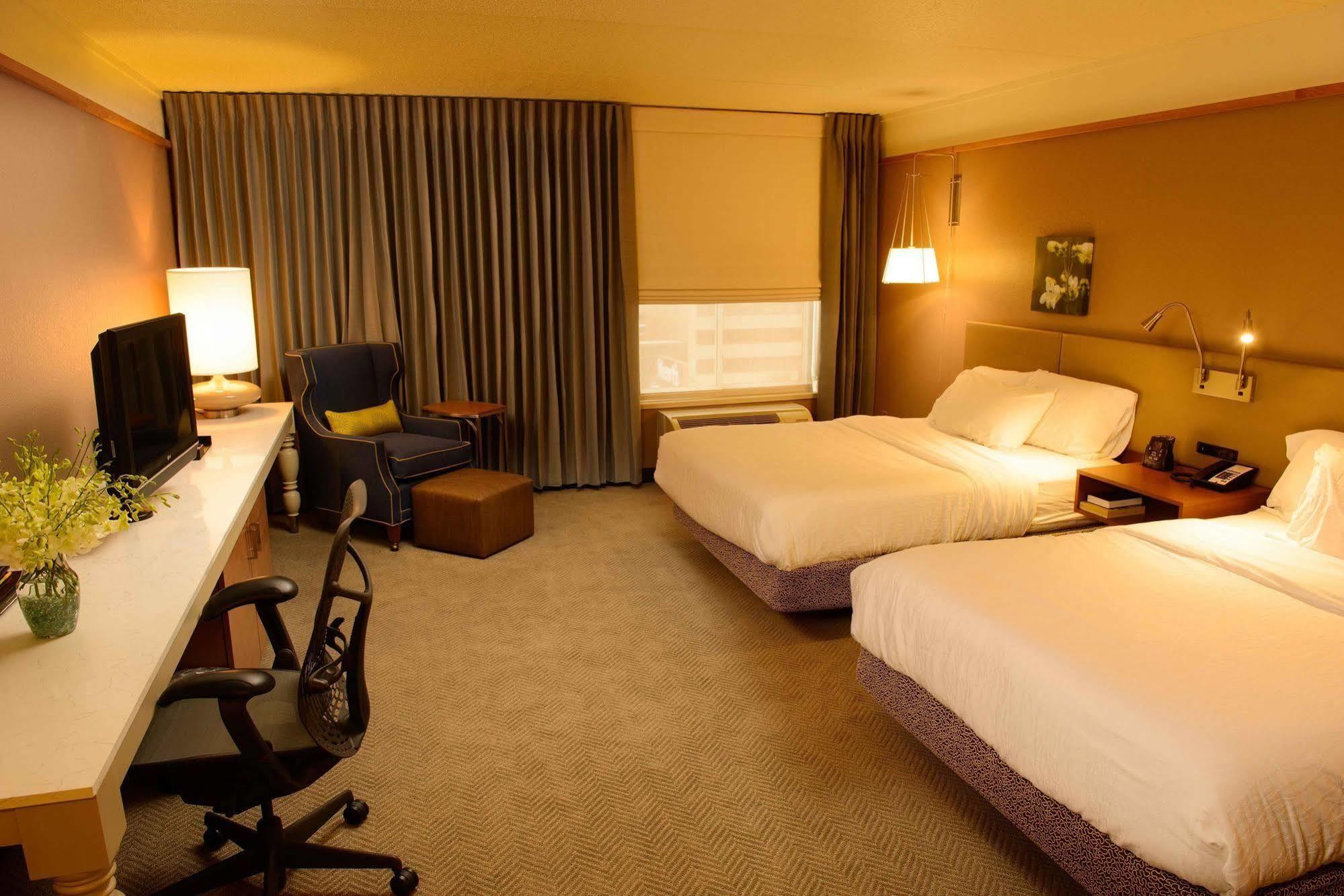 Hilton Garden Inn Rochester Downtown Exterior foto